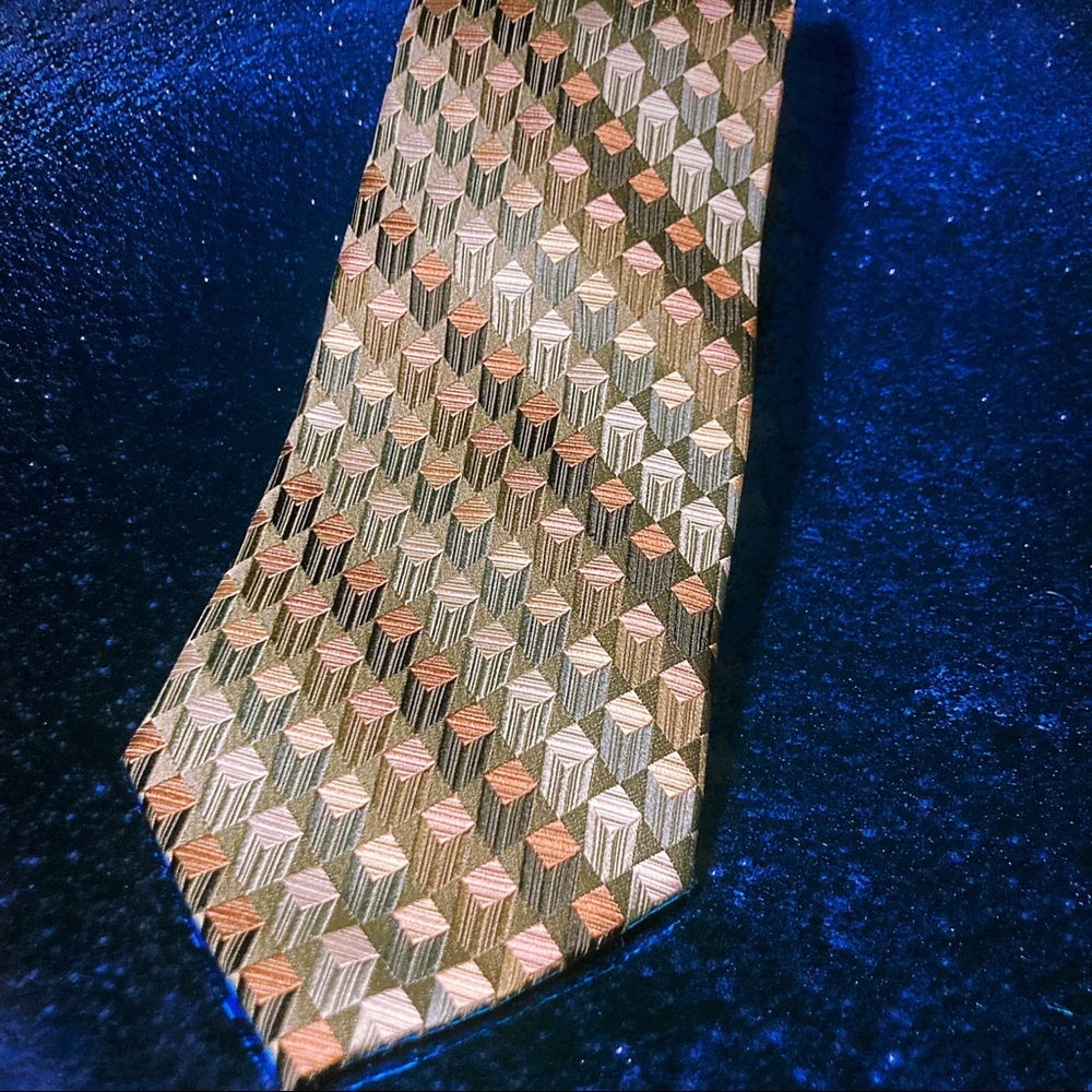 Geoffrey Beene neck tie